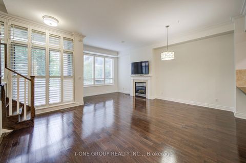 Photo 10 at TH 8 - 761 Bay Street, Bay Street Corridor, Toronto