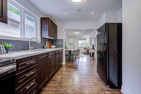 Photo 6 at 7 Emmott Avenue, Oakridge, Toronto