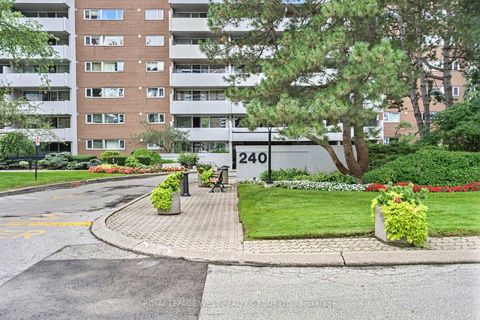 Photo 2 at 413 - 240 Scarlett Road W, Smythe, Toronto