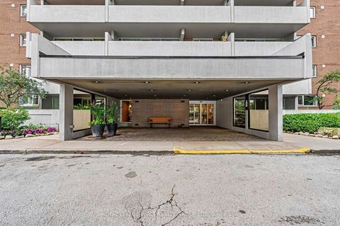 Photo 4 at 413 - 240 Scarlett Road W, Smythe, Toronto