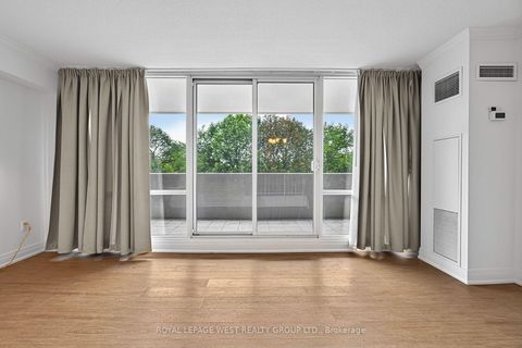 Photo 23 at 413 - 240 Scarlett Road W, Smythe, Toronto