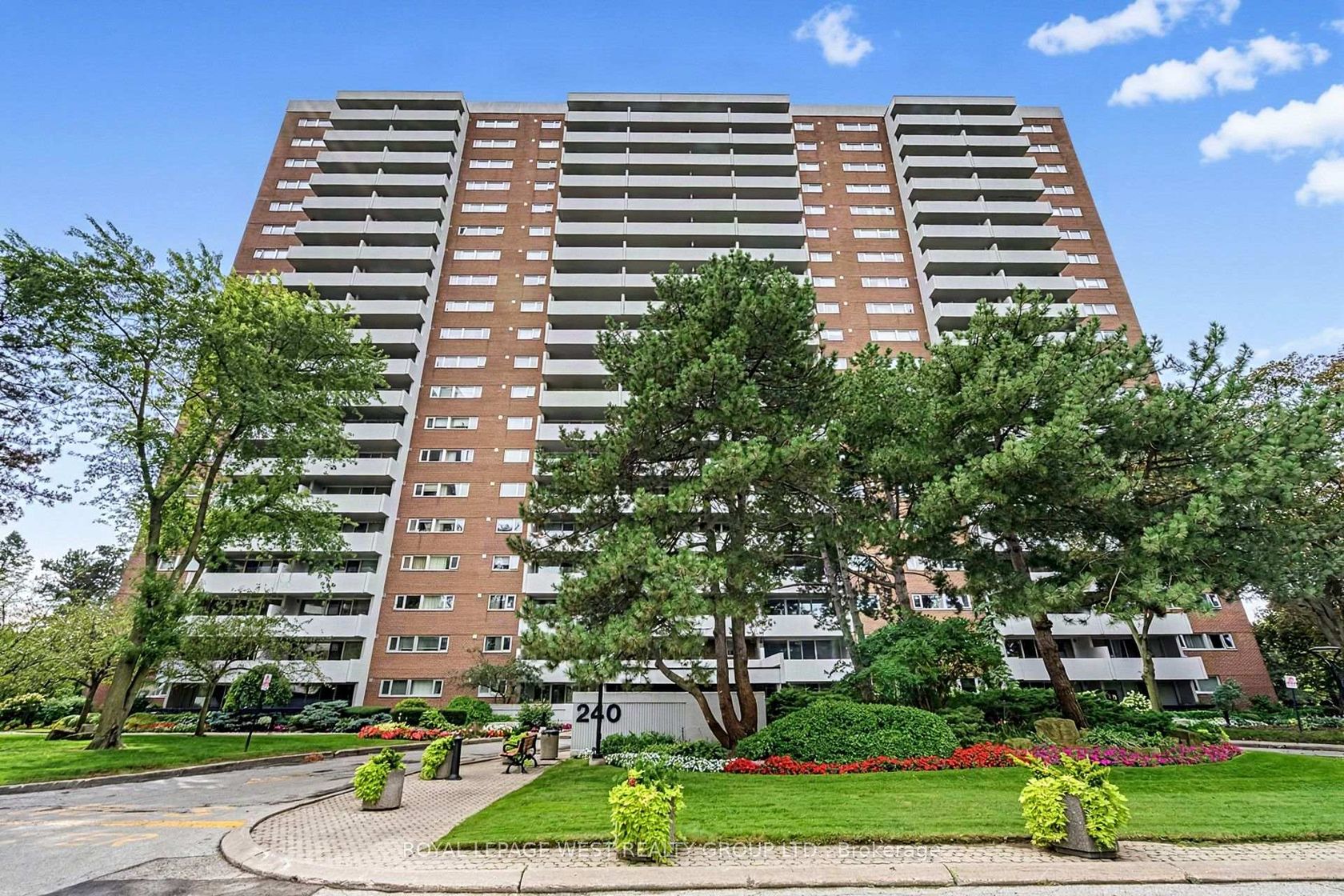 413 - 240 Scarlett Road W, Smythe, Toronto 