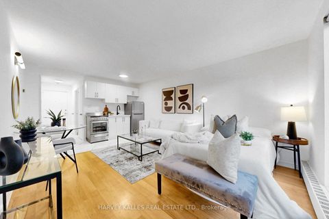Photo 2 at 315 - 123 Woodbine Avenue, The Beaches, Toronto