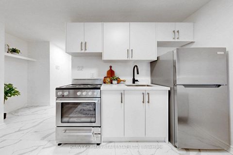 Photo 6 at 315 - 123 Woodbine Avenue, The Beaches, Toronto