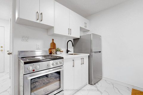 Photo 7 at 315 - 123 Woodbine Avenue, The Beaches, Toronto