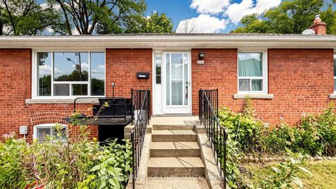 Photo 1 at 256 Ferris Road, Parkview, Toronto