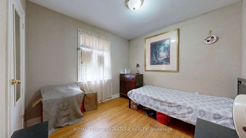 Photo 7 at 256 Ferris Road, Parkview, Toronto