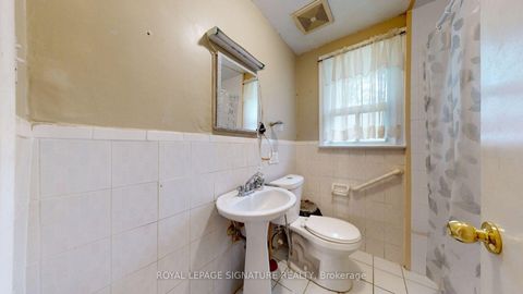 Photo 9 at 256 Ferris Road, Parkview, Toronto