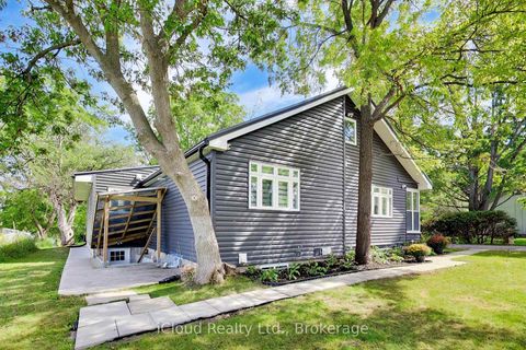 Photo 3 at 16175 Jane Street, Rural King, King