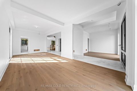 Photo 5 at 15 Mckenzie Street, Vaughan Grove, Vaughan