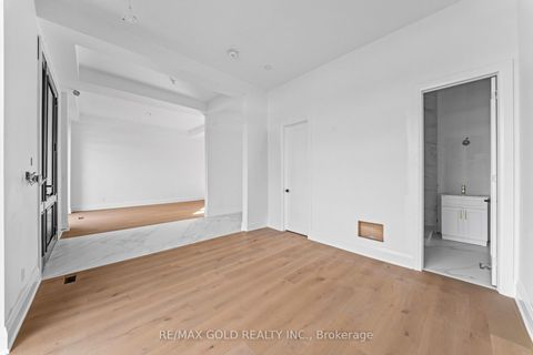 Photo 6 at 15 Mckenzie Street, Vaughan Grove, Vaughan