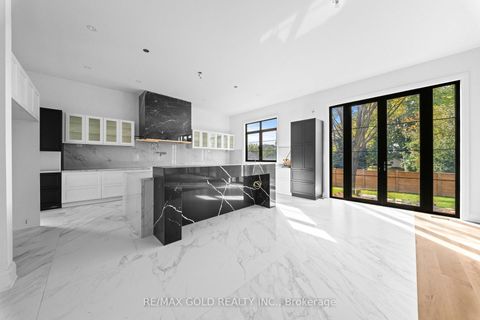 Photo 9 at 15 Mckenzie Street, Vaughan Grove, Vaughan