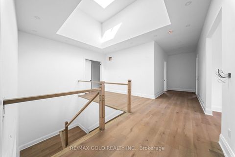 Photo 18 at 15 Mckenzie Street, Vaughan Grove, Vaughan