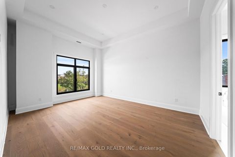 Photo 26 at 15 Mckenzie Street, Vaughan Grove, Vaughan