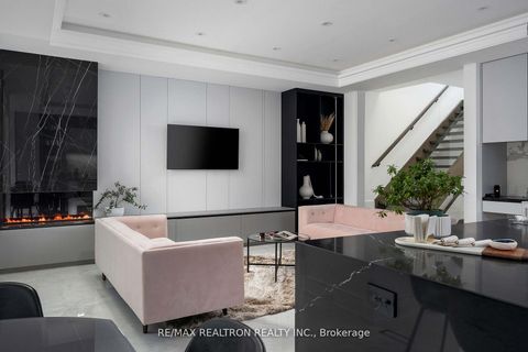 Photo 3 at 245 Patricia Avenue, Newtonbrook West, Toronto