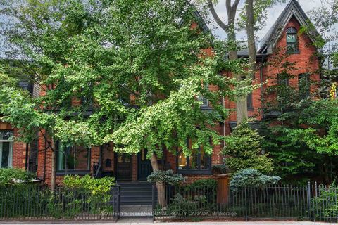 Photo 1 at 140 Spruce Street, South St. James Town, Toronto