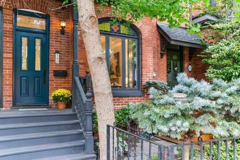 Photo 2 at 140 Spruce Street, South St. James Town, Toronto