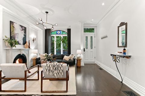 Photo 5 at 140 Spruce Street, South St. James Town, Toronto