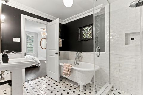 Photo 18 at 140 Spruce Street, South St. James Town, Toronto