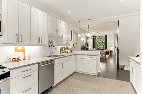 Photo 30 at 140 Spruce Street, South St. James Town, Toronto