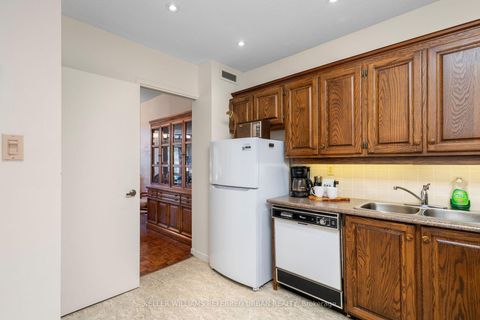 Photo 13 at 321 - 40 Oaklands Avenue, St. Clair, Toronto