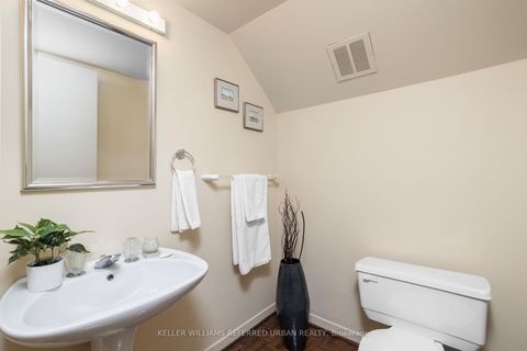 Photo 14 at 321 - 40 Oaklands Avenue, St. Clair, Toronto
