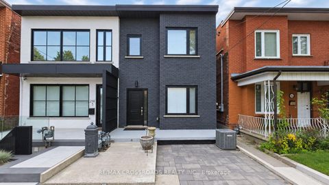 Photo 1 at 260 Clinton Street, Little Italy, Toronto
