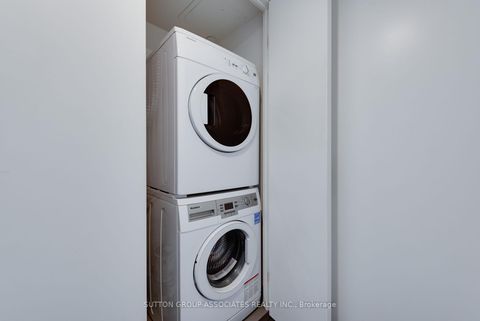 Photo 9 at 832 - 8 Hillsdale Avenue, Mount Pleasant West, Toronto