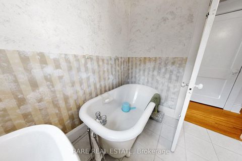 Photo 28 at 180 Atlas Avenue, Oakwood Village, Toronto