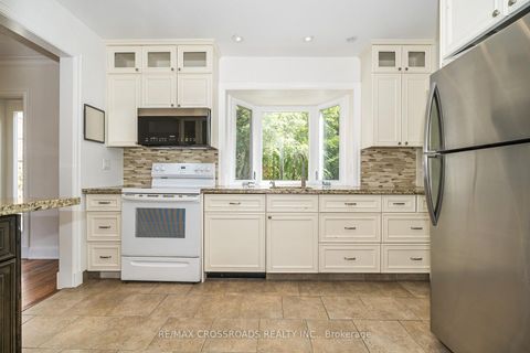 Photo 5 at 19 Strathgowan Crescent, Lawrence Park South, Toronto