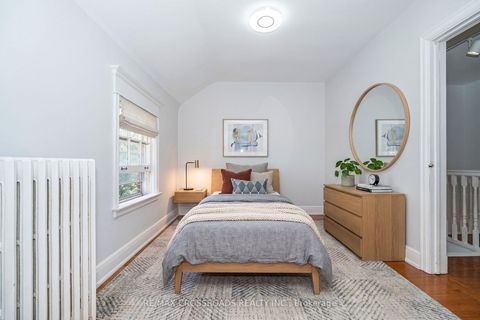 Photo 17 at 19 Strathgowan Crescent, Lawrence Park South, Toronto