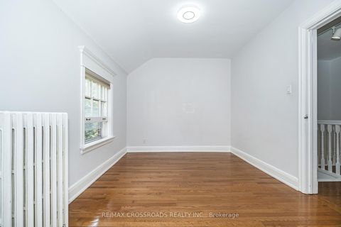 Photo 18 at 19 Strathgowan Crescent, Lawrence Park South, Toronto