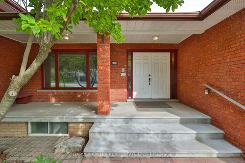 Photo 1 at 113 Bond Crescent, Oak Ridges, Richmond Hill