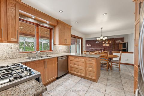 Photo 5 at 113 Bond Crescent, Oak Ridges, Richmond Hill