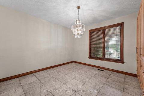 Photo 8 at 113 Bond Crescent, Oak Ridges, Richmond Hill