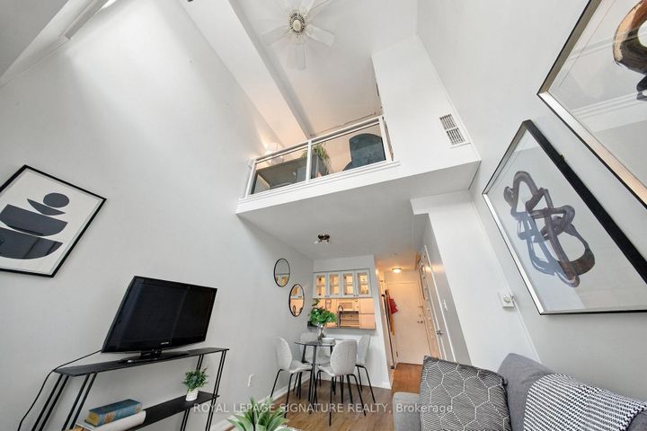 Photo 1 at 207 - 119 Merton Street, Mount Pleasant West, Toronto