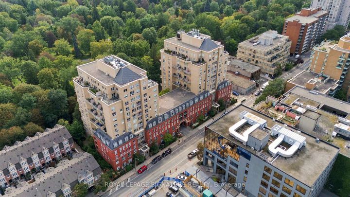 Photo 2 at 207 - 119 Merton Street, Mount Pleasant West, Toronto