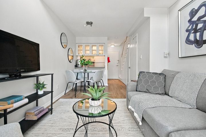 Photo 8 at 207 - 119 Merton Street, Mount Pleasant West, Toronto