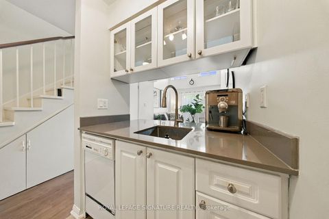Photo 4 at 207 - 119 Merton Street, Mount Pleasant West, Toronto