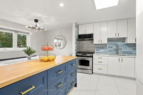 Photo 6 at 70 Millsborough Crescent, West Deane, Toronto