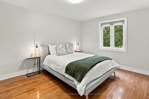 Photo 17 at 70 Millsborough Crescent, West Deane, Toronto