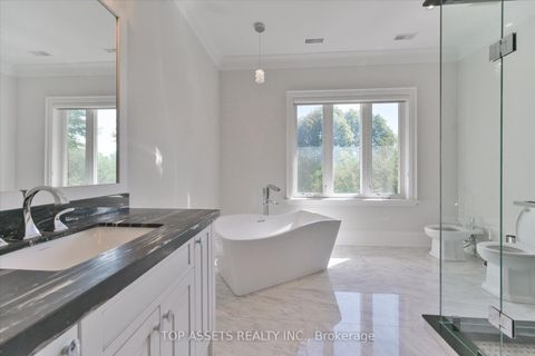 Photo 26 at 15 Westwood Lane, South Richvale, Richmond Hill