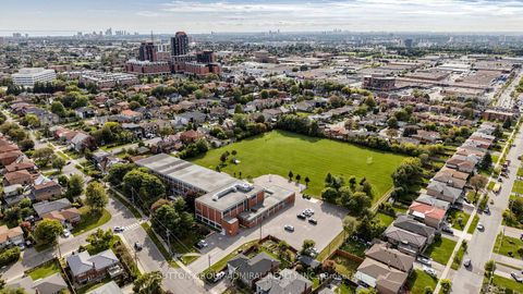 Photo 45 at 1 - 70 Green Gardens Boulevard, Lawrence, Toronto