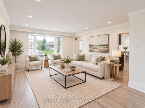 Photo 5 at 525 Lynett Crescent, Crosby, Richmond Hill