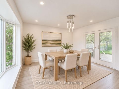 Photo 7 at 525 Lynett Crescent, Crosby, Richmond Hill