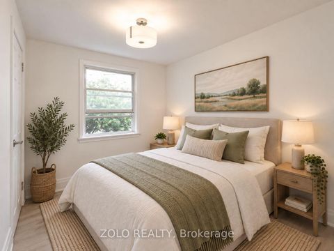 Photo 9 at 525 Lynett Crescent, Crosby, Richmond Hill