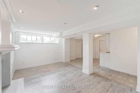 Photo 17 at 525 Lynett Crescent, Crosby, Richmond Hill