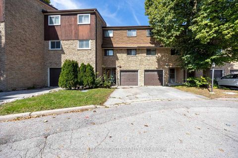 Photo 0 at 4 - 21 Rockwood Drive, Cliffcrest, Toronto