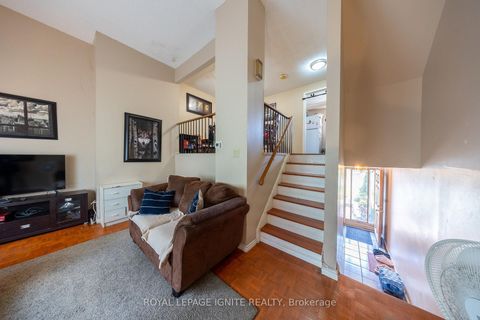Photo 7 at 4 - 21 Rockwood Drive, Cliffcrest, Toronto