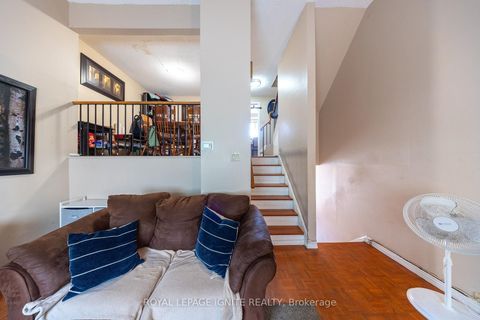 Photo 8 at 4 - 21 Rockwood Drive, Cliffcrest, Toronto